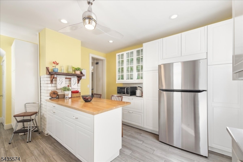 33 Morse Avenue East Orange NJ 07017