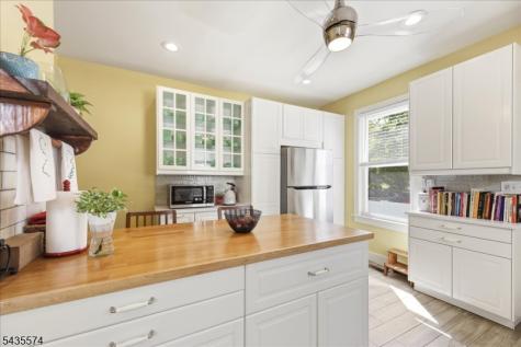 33 Morse Avenue East Orange NJ 07017