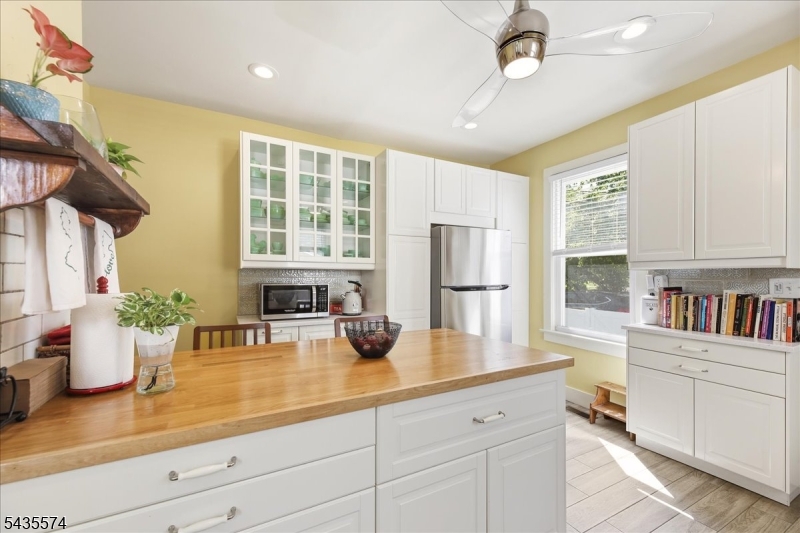 33 Morse Avenue East Orange NJ 07017