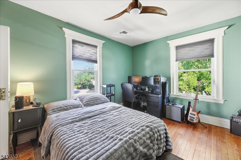 33 Morse Avenue East Orange NJ 07017