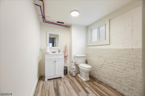 33 Morse Avenue East Orange NJ 07017
