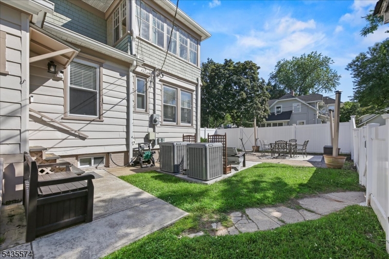 33 Morse Avenue East Orange NJ 07017