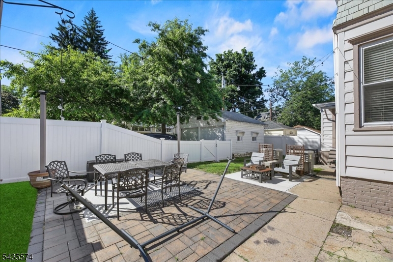 33 Morse Avenue East Orange NJ 07017
