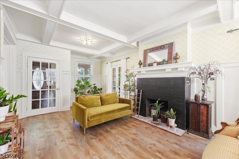33 Morse Avenue East Orange NJ 07017