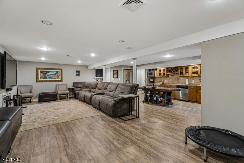 196 Hawthorne Drive Clark NJ 07066