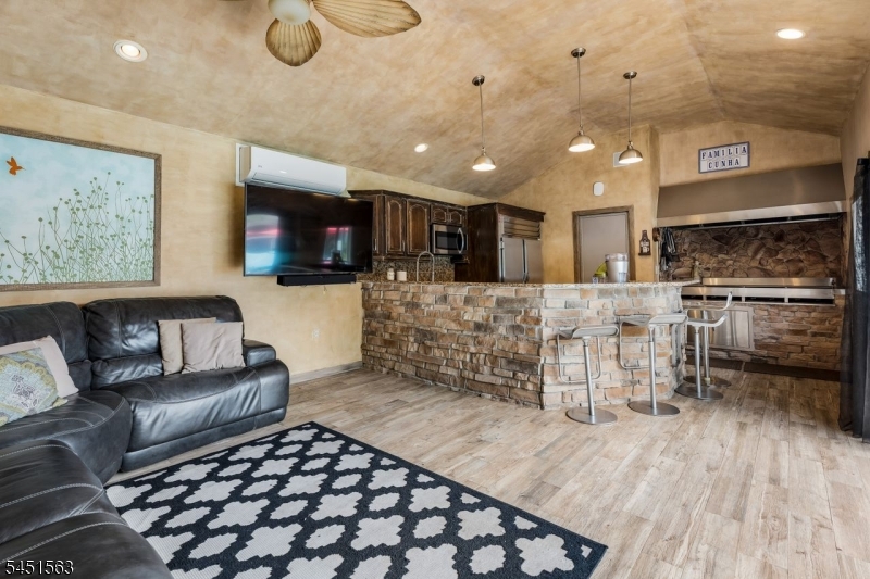 196 Hawthorne Drive Clark NJ 07066