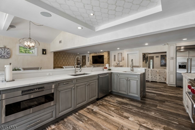196 Hawthorne Drive Clark NJ 07066