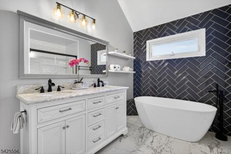 15 Sweney Court Hillsborough NJ 08844