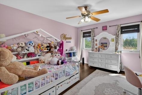 15 Sweney Court Hillsborough NJ 08844