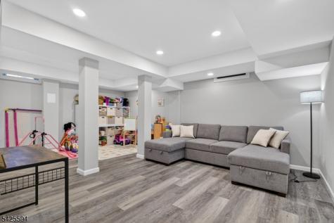 15 Sweney Court Hillsborough NJ 08844
