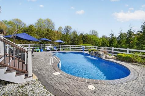 15 Sweney Court Hillsborough NJ 08844