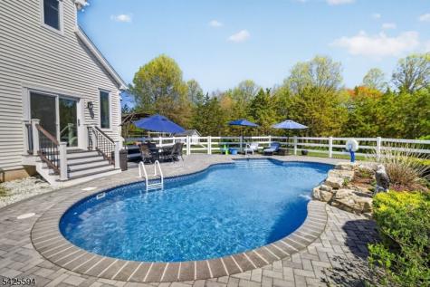15 Sweney Court Hillsborough NJ 08844