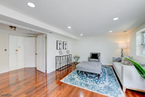 15 Winding Way West Orange NJ 07052