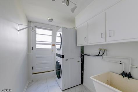 15 Winding Way West Orange NJ 07052