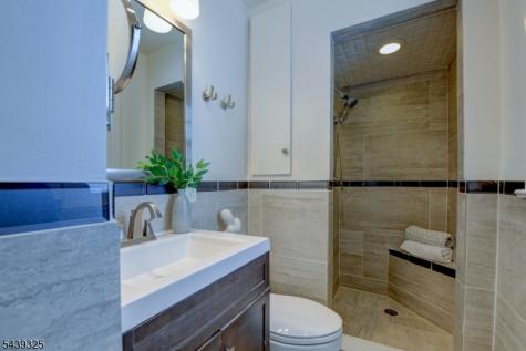 15 Winding Way West Orange NJ 07052