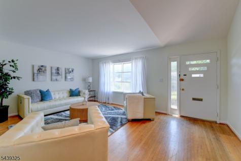 15 Winding Way West Orange NJ 07052