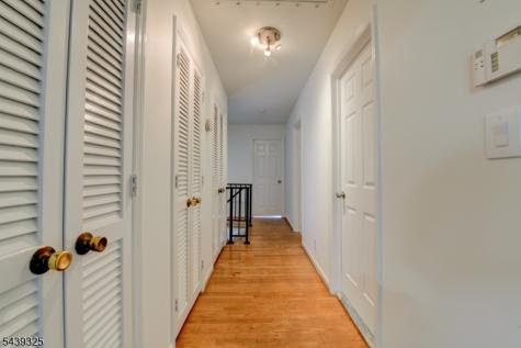 15 Winding Way West Orange NJ 07052