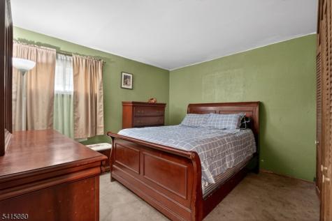 77 W Arthur Place Woodbridge NJ 08830