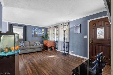 77 W Arthur Place Woodbridge NJ 08830