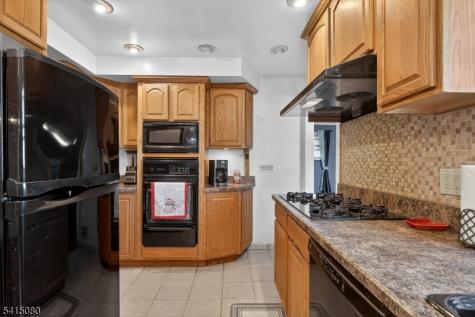 77 W Arthur Place Woodbridge NJ 08830