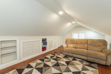 61 Newman Avenue Verona NJ 07044