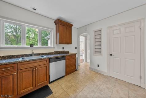 133 Central Avenue Long Hill NJ 07980