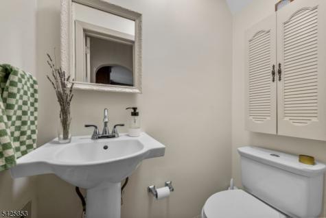 133 Central Avenue Long Hill NJ 07980