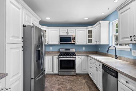 23 Charles Avenue Gloucester NJ 08012