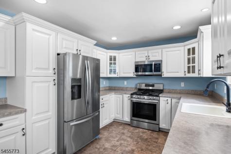23 Charles Avenue Gloucester NJ 08012