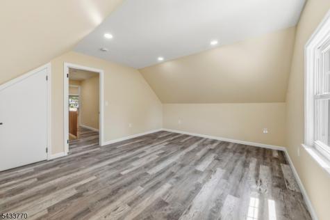573 Conant Street Hillside NJ 07205