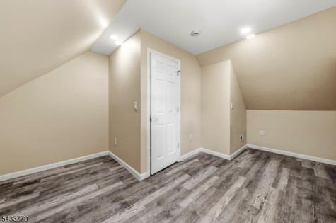 573 Conant Street Hillside NJ 07205