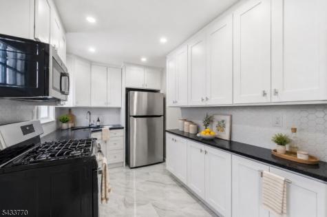 573 Conant Street Hillside NJ 07205