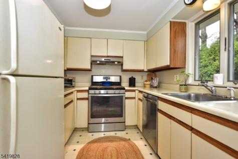 314 Canterbury Drive Ramsey NJ 07446