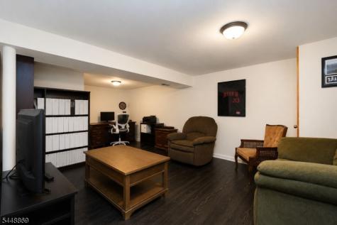 4 Blue Grass Drive Ewing NJ 08638