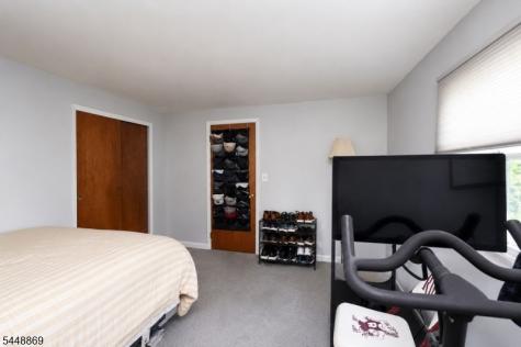 4 Blue Grass Drive Ewing NJ 08638