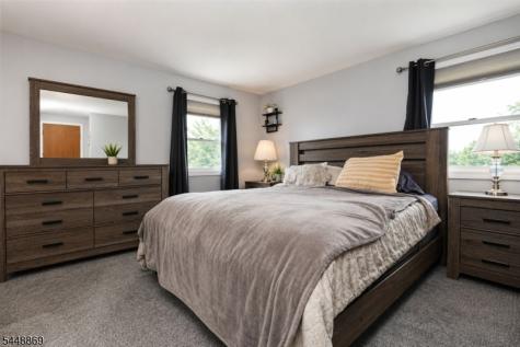 4 Blue Grass Drive Ewing NJ 08638