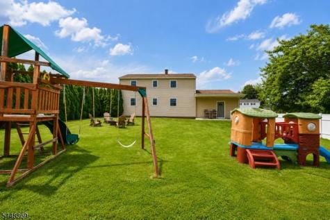 4 Blue Grass Drive Ewing NJ 08638
