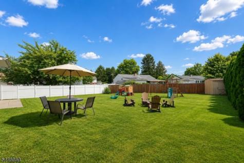 4 Blue Grass Drive Ewing NJ 08638