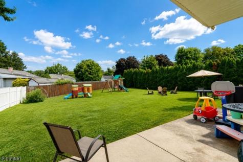 4 Blue Grass Drive Ewing NJ 08638