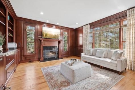 55 Deer Run Watchung NJ 07069