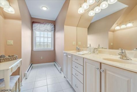 104 Creek Road Green NJ 07821