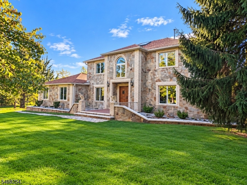 11 Grandview Circle Raritan NJ 08822