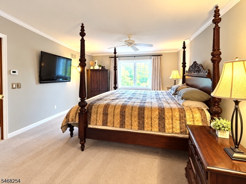 11 Grandview Circle Raritan NJ 08822