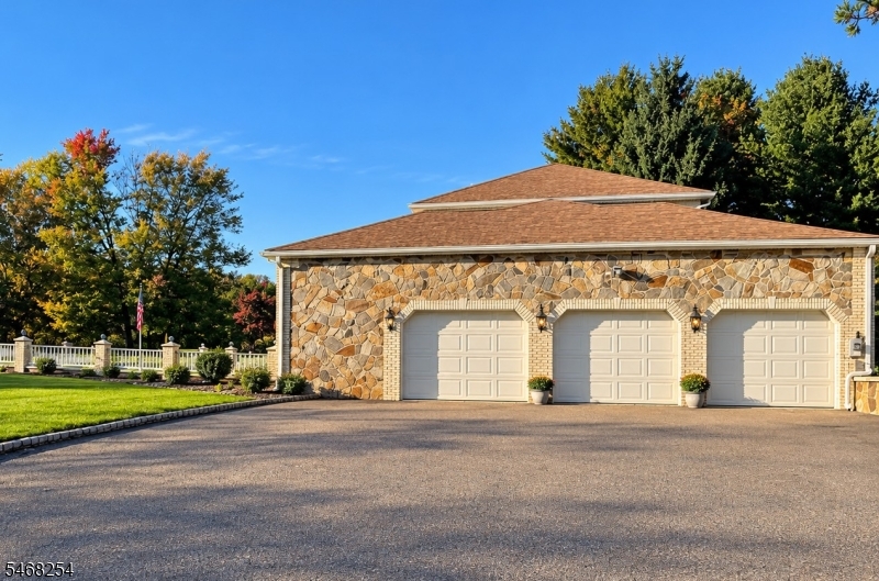 11 Grandview Circle Raritan NJ 08822