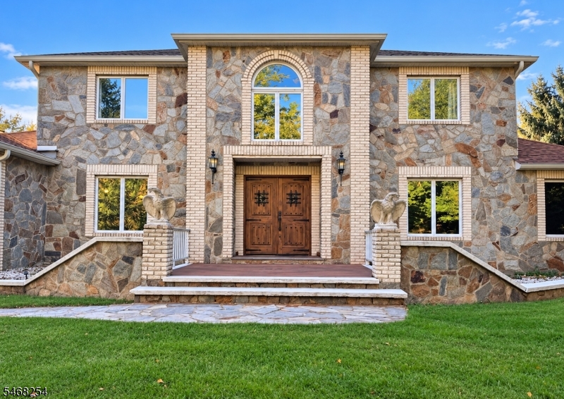 11 Grandview Circle Raritan NJ 08822