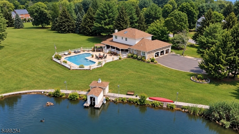 11 Grandview Circle Raritan NJ 08822