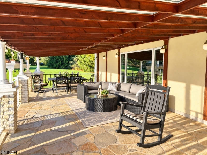 11 Grandview Circle Raritan NJ 08822