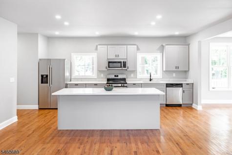 81 Belview Road Lopatcong NJ 08865