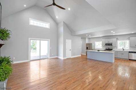 81 Belview Road Lopatcong NJ 08865