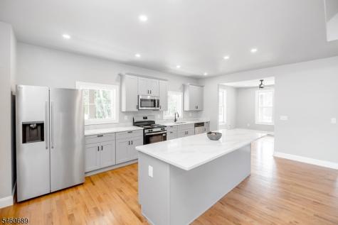 81 Belview Road Lopatcong NJ 08865